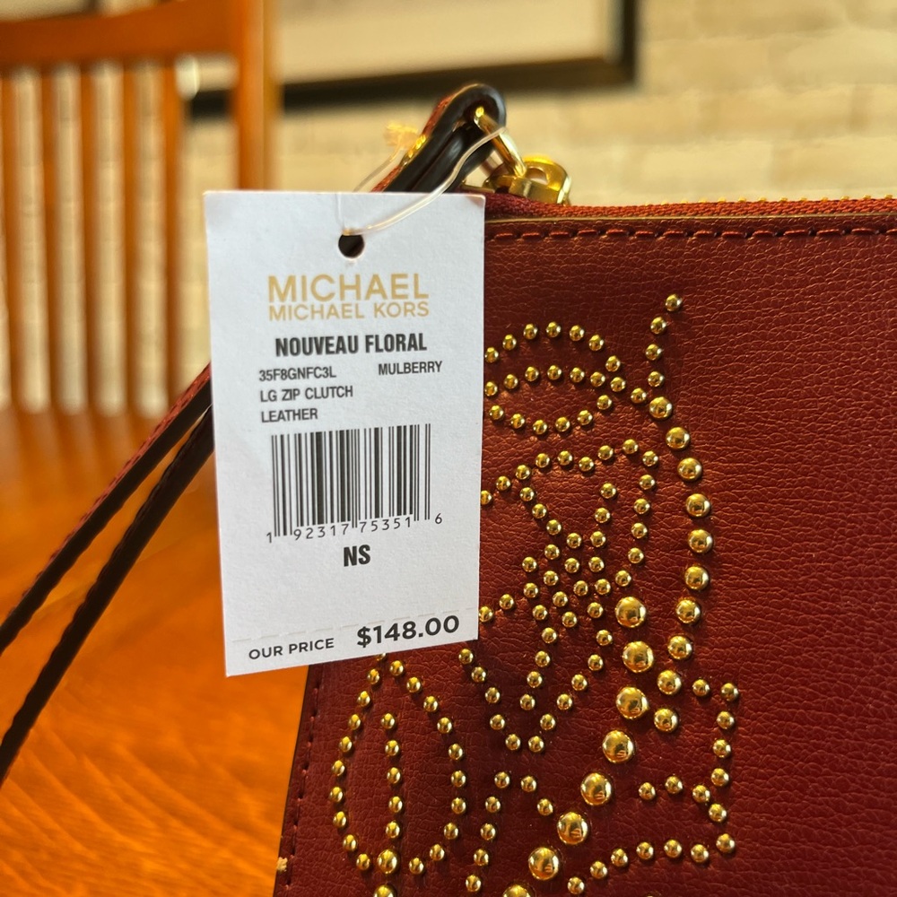 Michale Kors purse - Picture 2 of 4